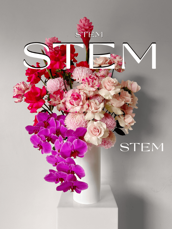 NHANCING YOUR INTIMATE WEDDING WITH FLOWERS