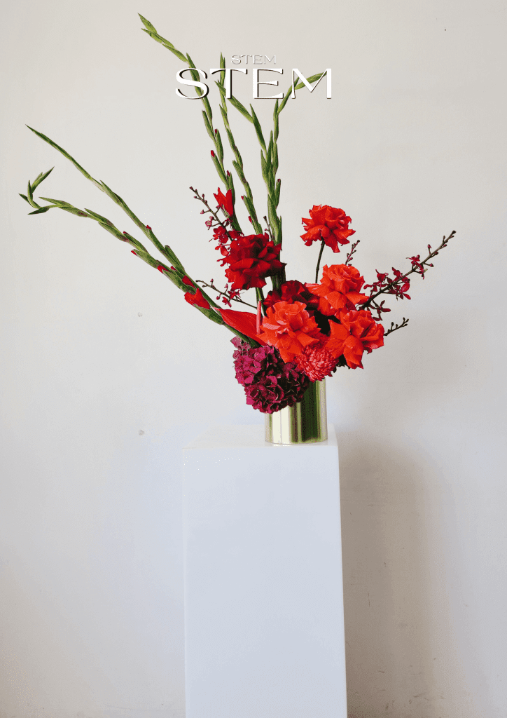 HOW THE RIGHT VASE CAN ELEVATE YOUR EVENT AND WEDDING