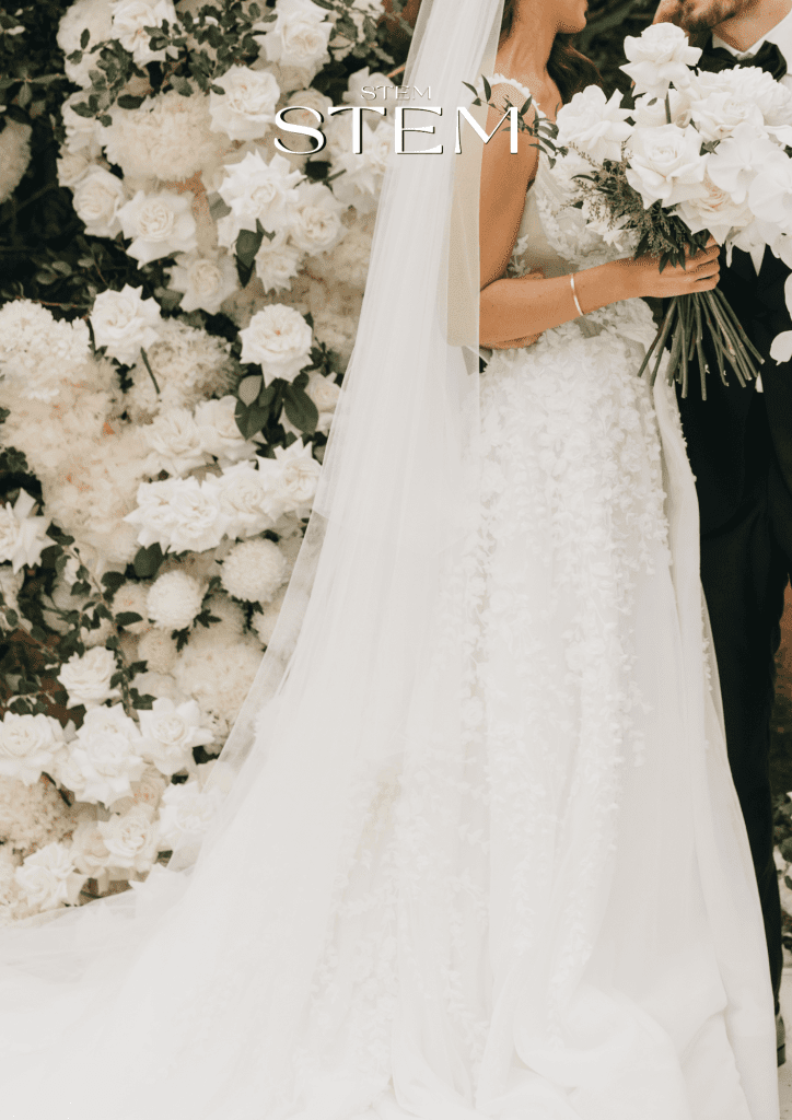 SHOULD I MATCH MY BOUQUET TO MY BRIDESMAIDS' DRESSES